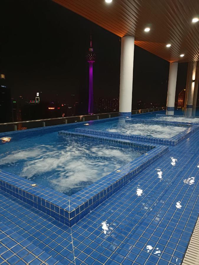 Lx 39A Balcony Klcc View 1 Bedroom Infinity Pool Kuala Lumpur Buitenkant foto