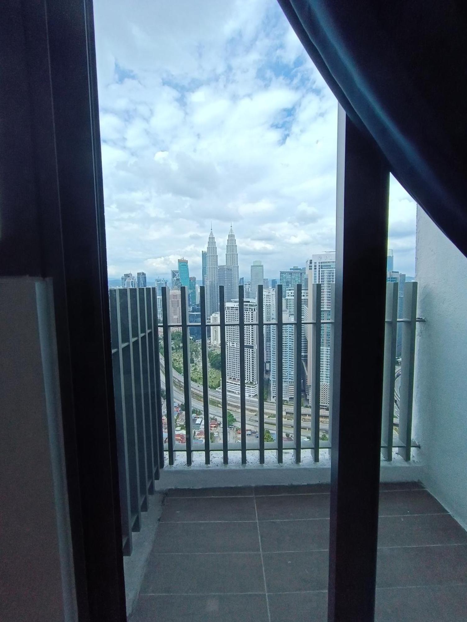 Lx 39A Balcony Klcc View 1 Bedroom Infinity Pool Kuala Lumpur Buitenkant foto