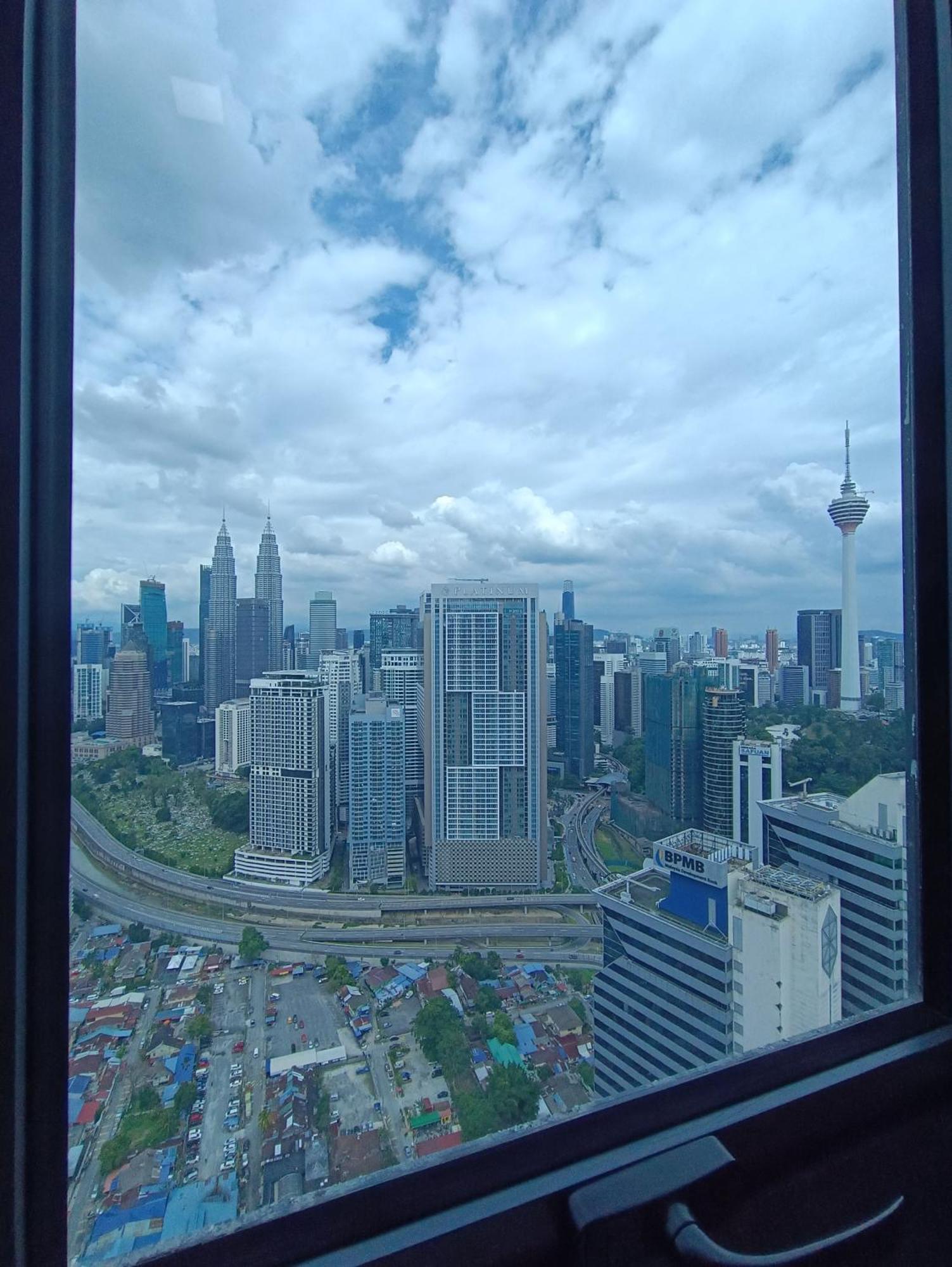 Lx 39A Balcony Klcc View 1 Bedroom Infinity Pool Kuala Lumpur Buitenkant foto